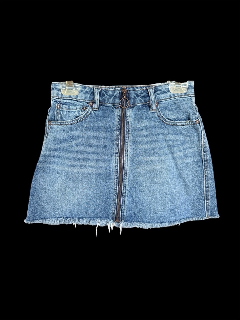 WE THE FREE, “ZIP IT UP” DENIM MINI SKIRT BY FREE PEOPLE. SIZE 24